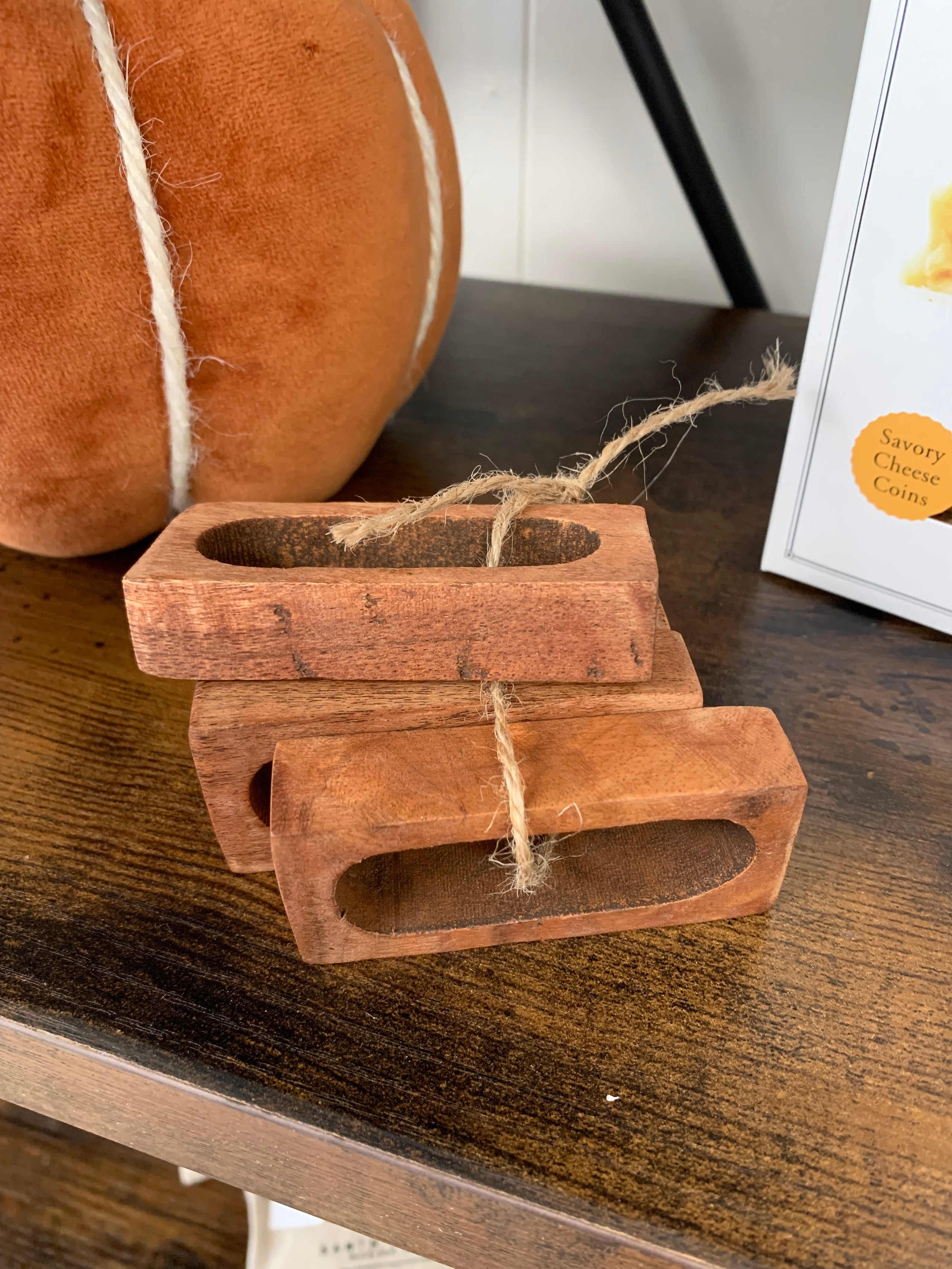 Acacia Napkin Rings Set of 4 BOARDS IN A BOX